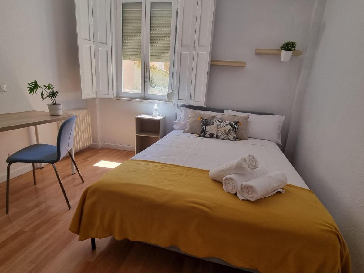 Apartamento Un Rincón con vistas al parque. Wifi junto a Catedral. Logroño Exterior foto